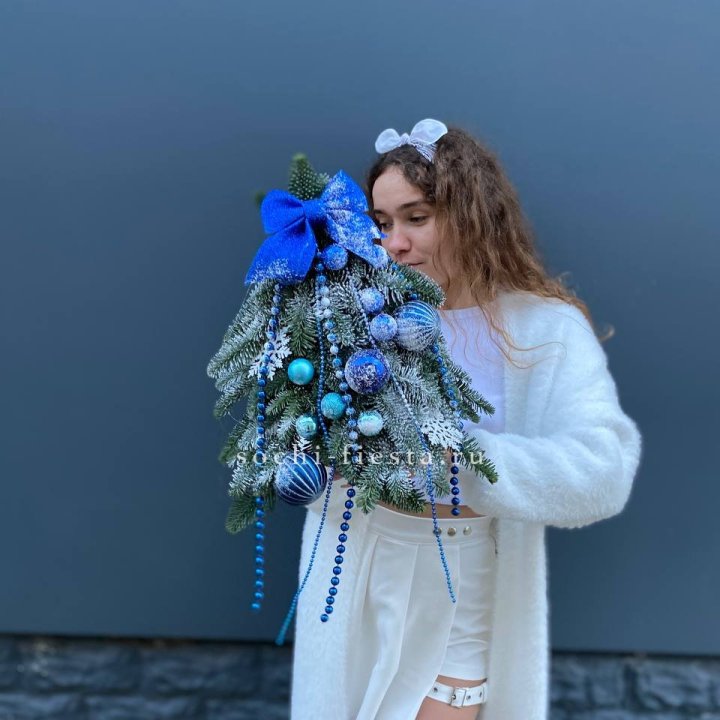 Новогодняя елочка "Блю" в Чебоксарах