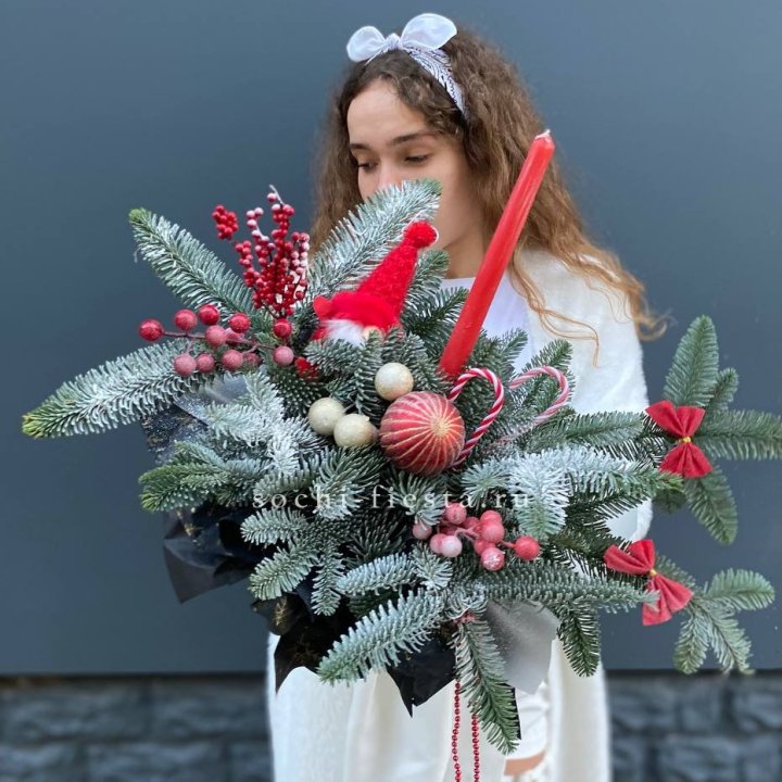 Композиция в бокале красная в Чебоксарах