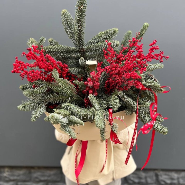 Букет нобилиса и ягод в Чебоксарах