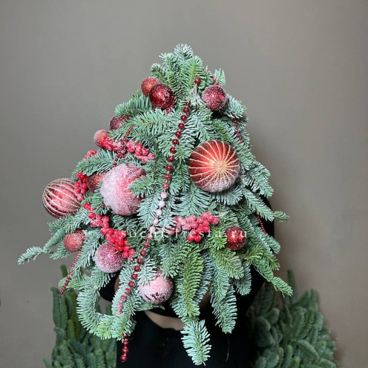 Ёлка красная в Чебоксарах