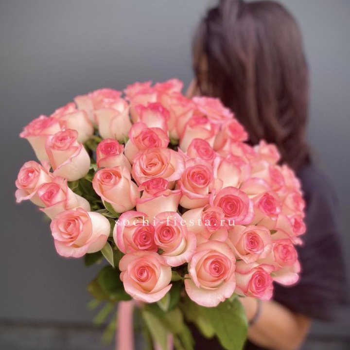 Охапка Роз Джумилия в Чебоксарах