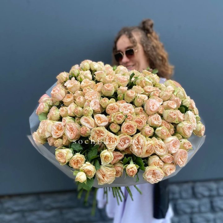 51 пионовидная роза в Чебоксарах