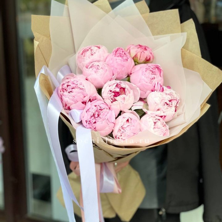 11 пионов в оформлении в Чебоксарах