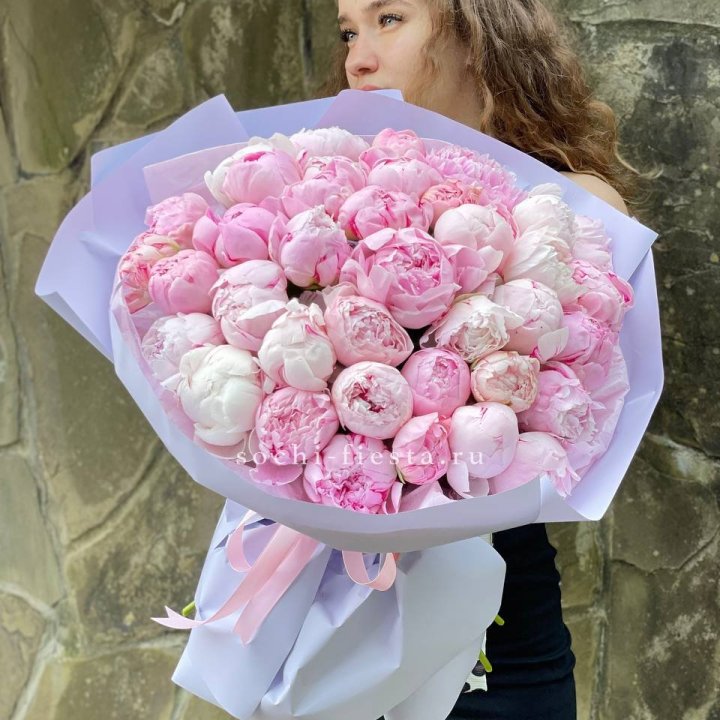 39 нежных пионов в Чебоксарах