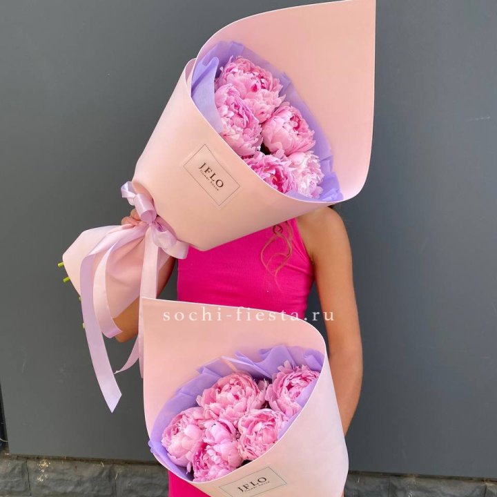 Букет из 5 пионов в Чебоксарах