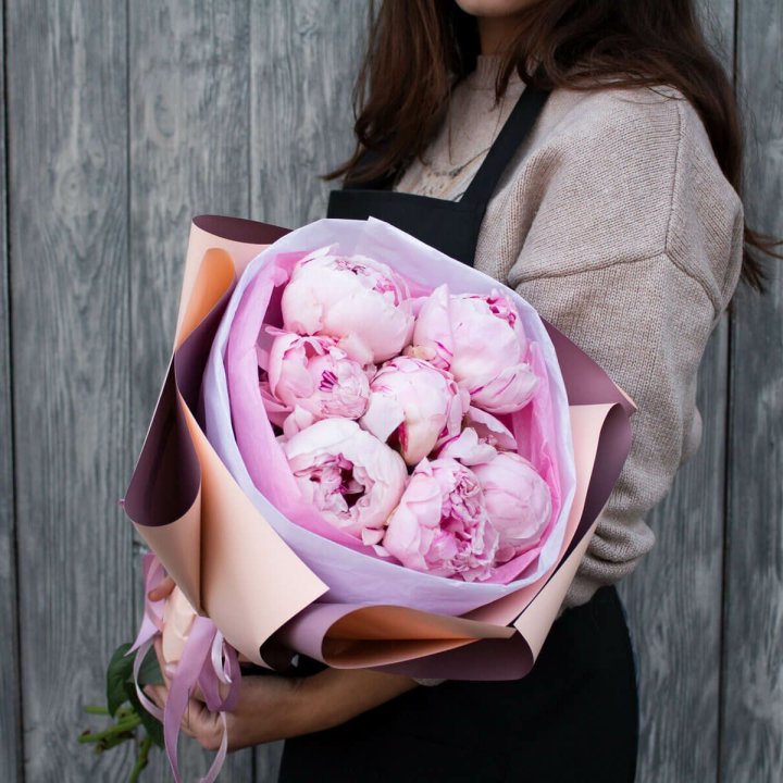 7 зефирных пионов в оформлении в Чебоксарах