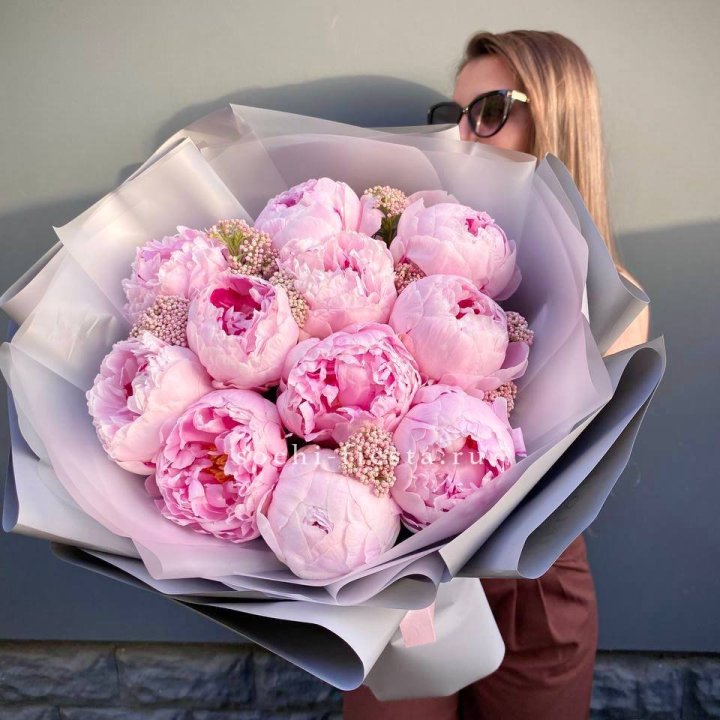 Букет с пионами "Стайл" в Чебоксарах