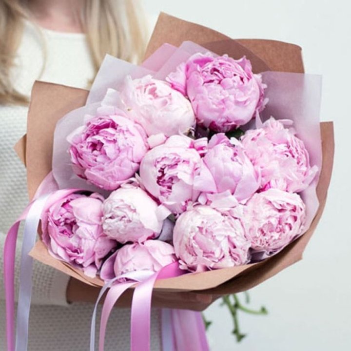 11 нежных пионов в Чебоксарах
