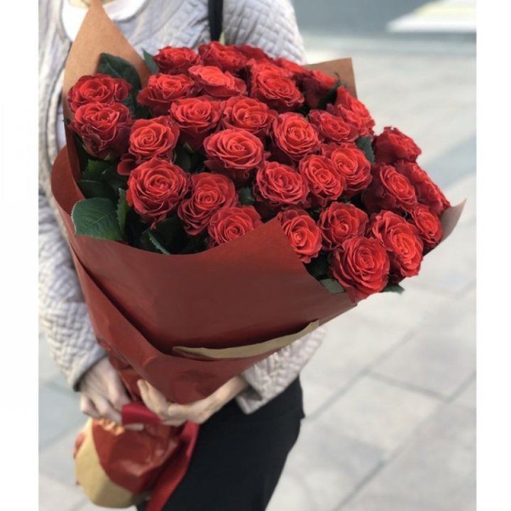 29 высоких роз  в Чебоксарах