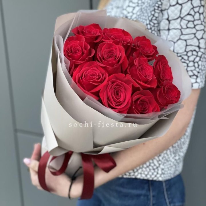 Букет красных роз "Рози" в Чебоксарах