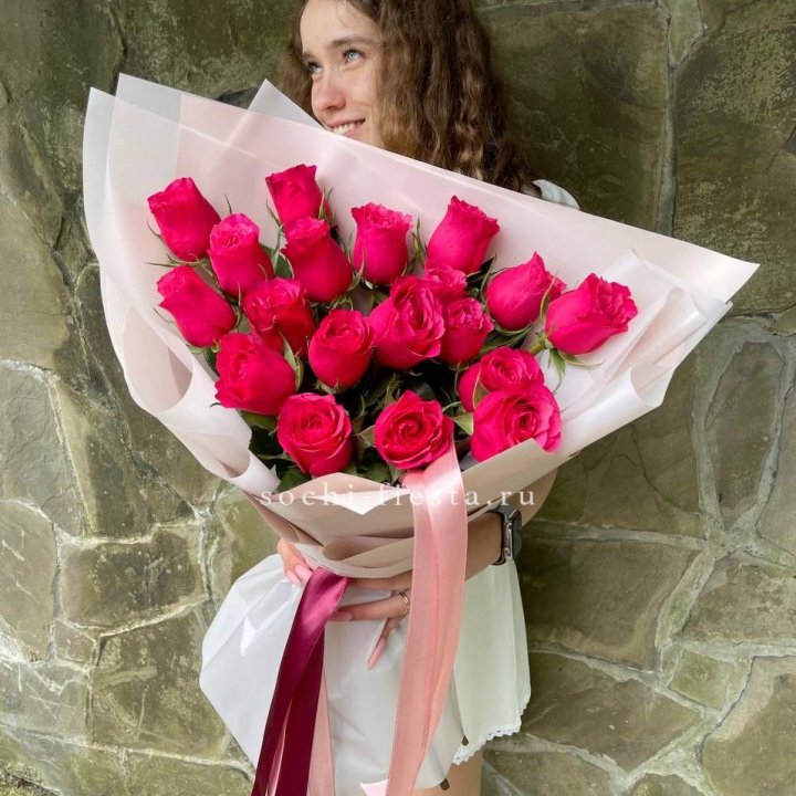 19 алых роз в Чебоксарах