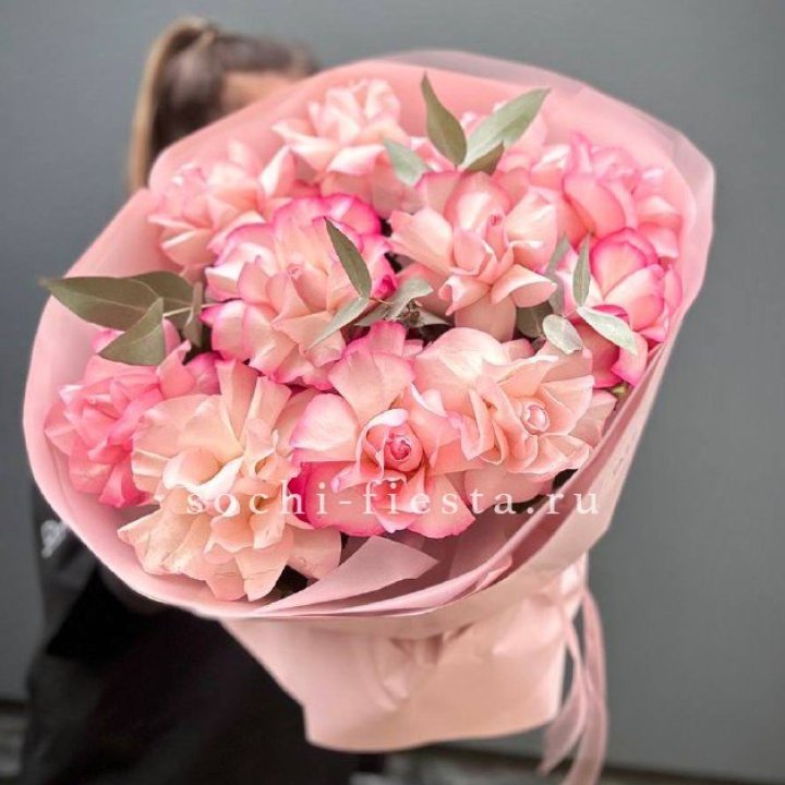 Нежно- розовые французские розы Венди в Чебоксарах