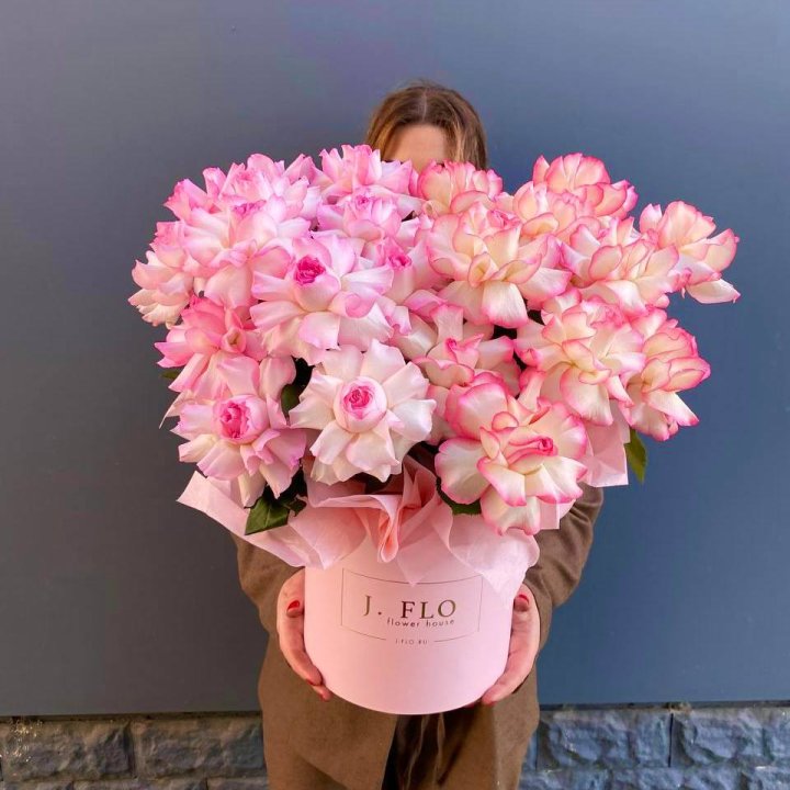 25 Французских роз микс в боксе в Чебоксарах