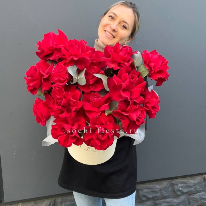 17 Французских роз в боксе в Чебоксарах