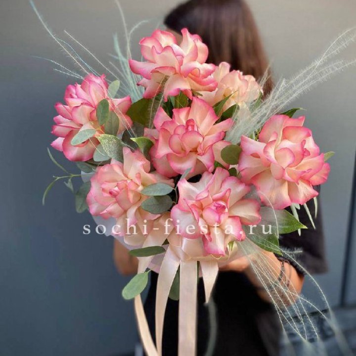 9 Французских роз Джумилия в боксе в Чебоксарах