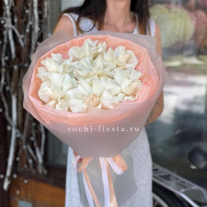 7 Белых французских роз в Чебоксарах