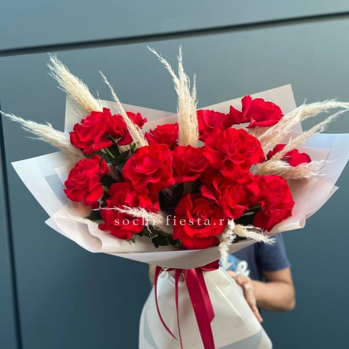 15 Красных французских розы в Чебоксарах