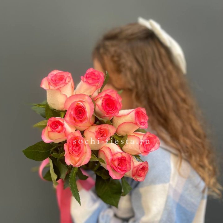 11 роз "Джумилия" в Чебоксарах