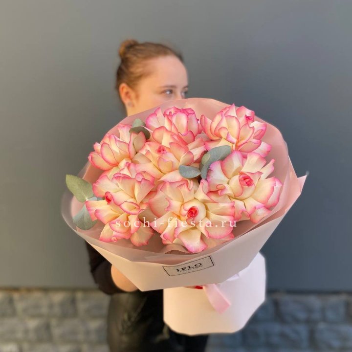 7 французских роз Джумилия в Чебоксарах