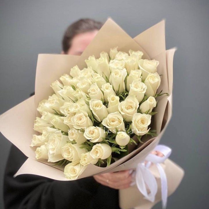 51 белая кенийская роза  в Чебоксарах
