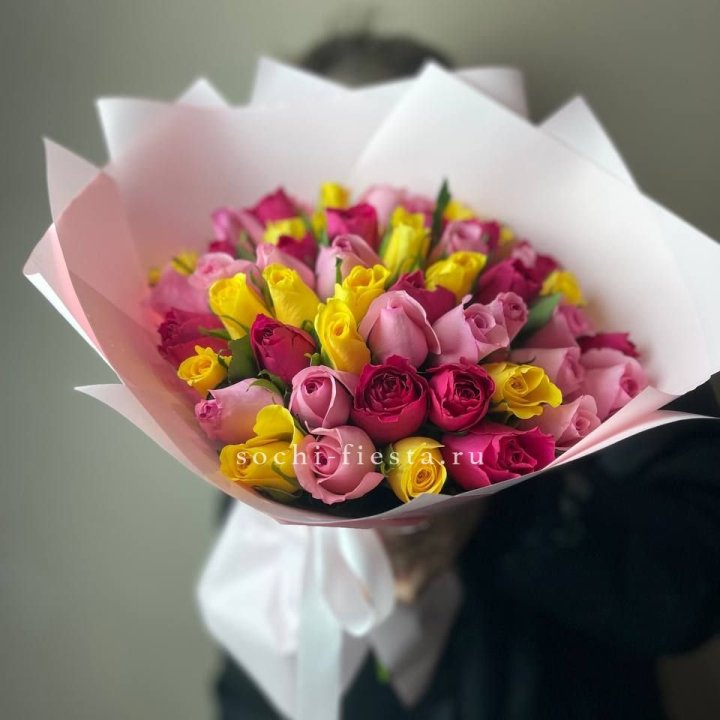 Букет из 51 розы Микс (Кения) в Чебоксарах