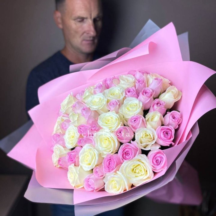51 белых и розовых роз в Чебоксарах