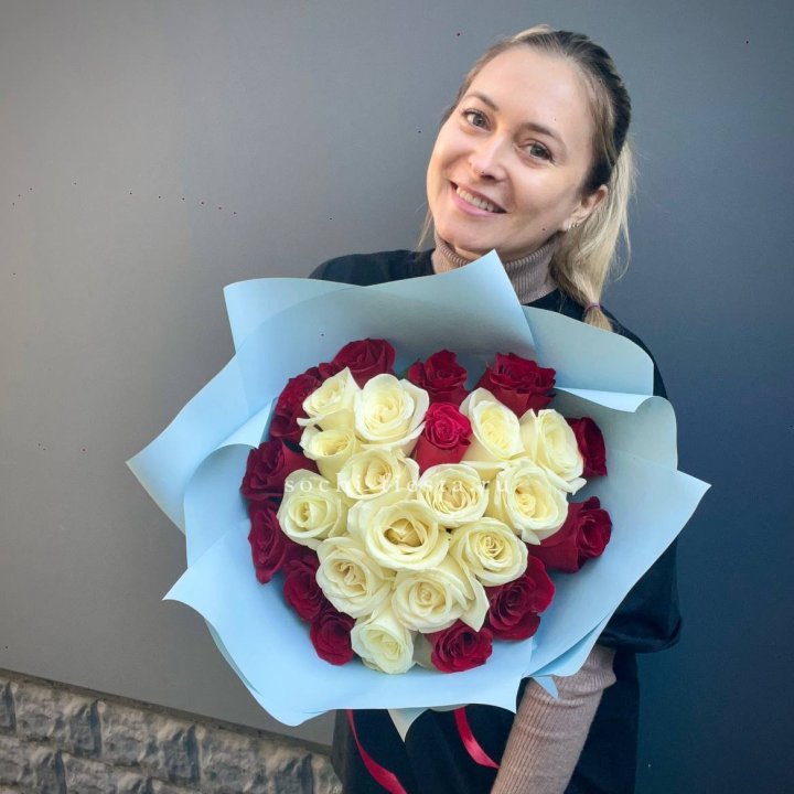 27 роз "Сердце" в Чебоксарах