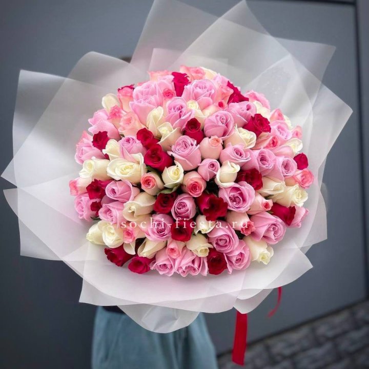 101 разноцветная роза "Карусель" в Чебоксарах