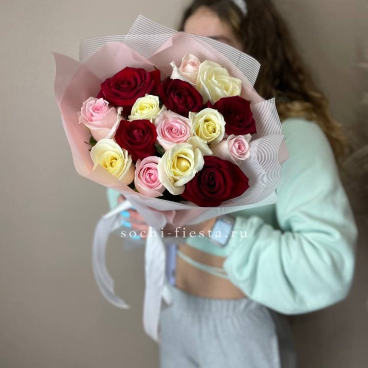 15 роз "Карусель" в Чебоксарах