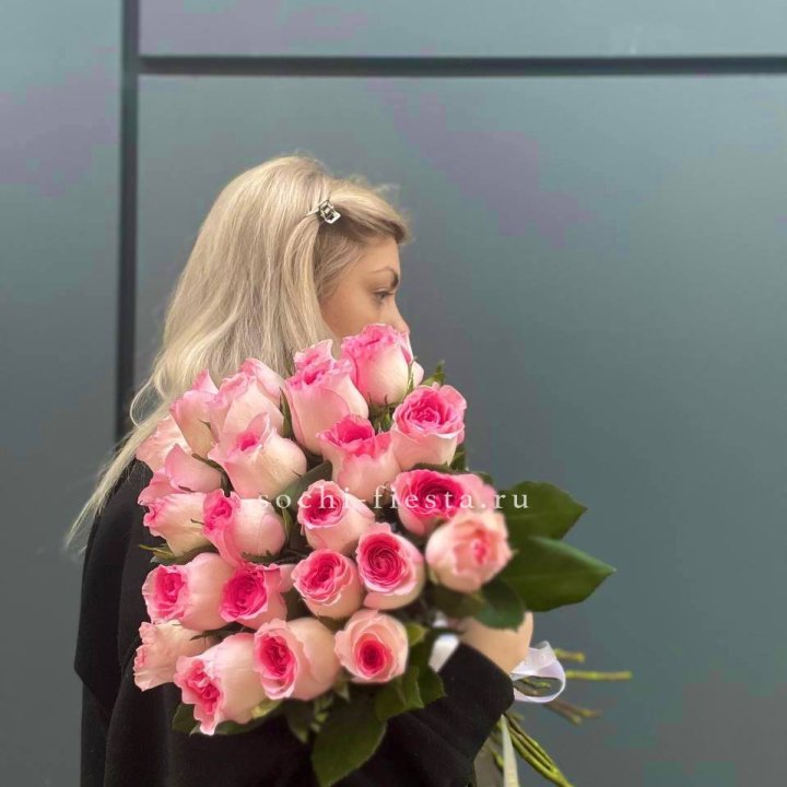  25 розовых роз в Чебоксарах