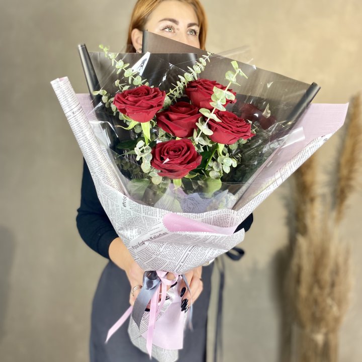 5 красных роз в Чебоксарах