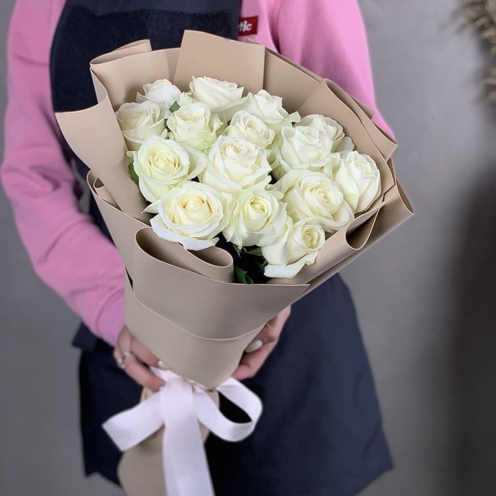 15 белых роз миракли в Чебоксарах