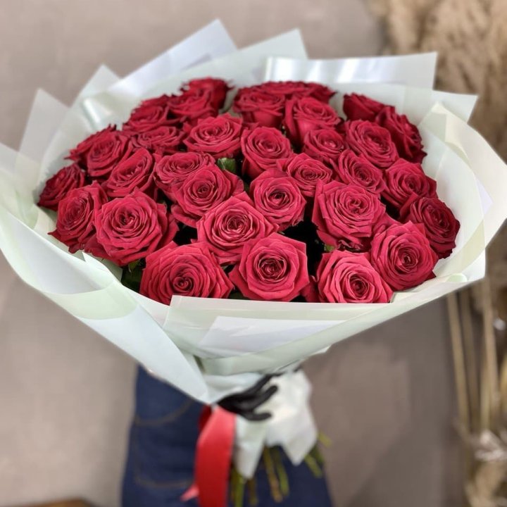 37 красных роз в Чебоксарах