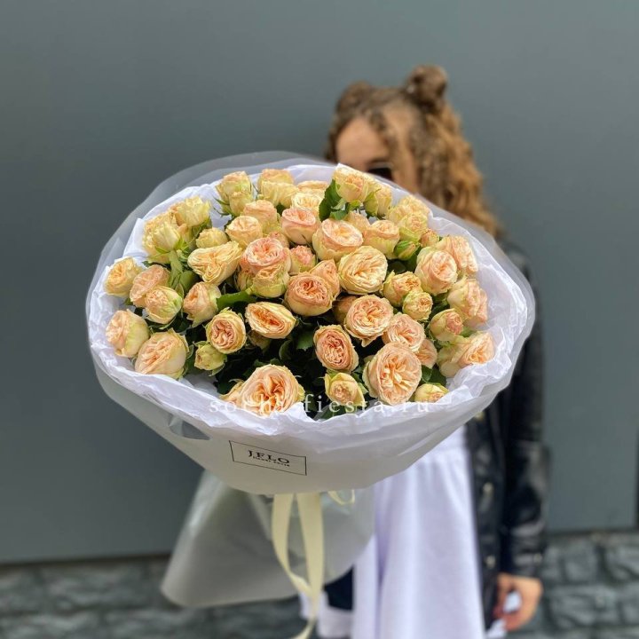 15 пионовидных роз в Чебоксарах