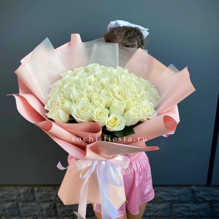 35 белых роз в Чебоксарах