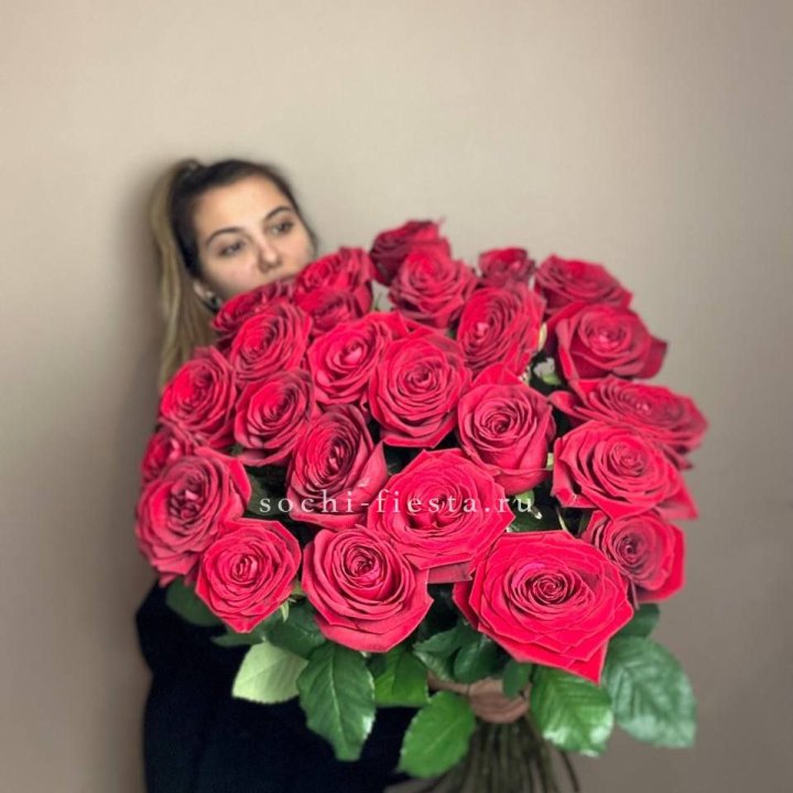 25 высоких роз в Чебоксарах