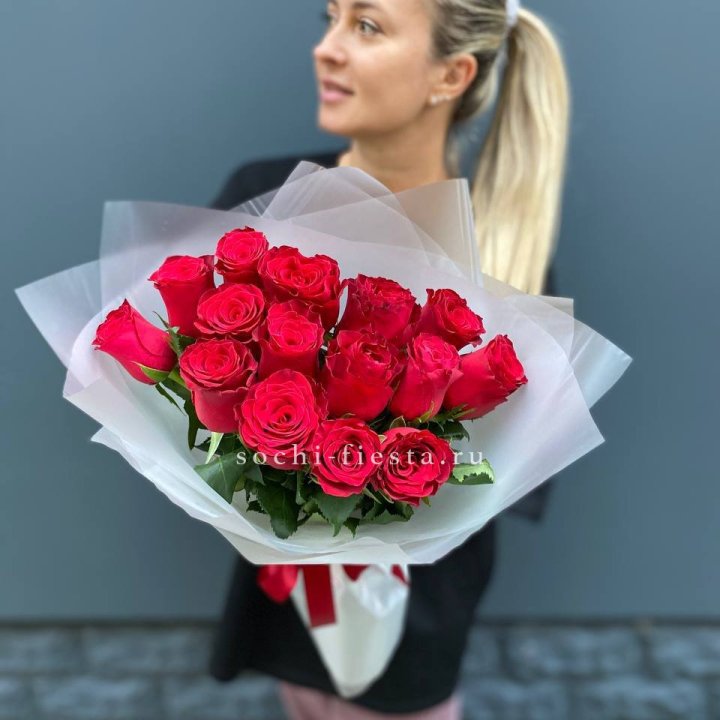 Букет из 15 красных роз  в Чебоксарах