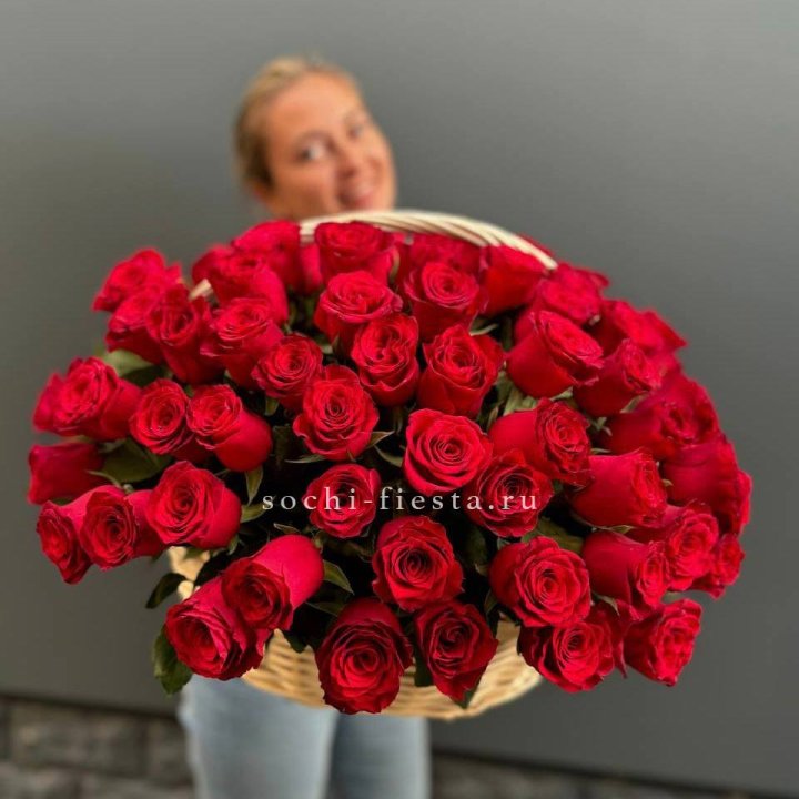 101 красная роза в корзине   в Чебоксарах