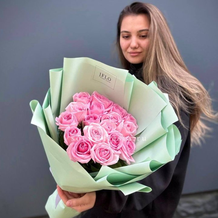 17 розовых роз в Чебоксарах