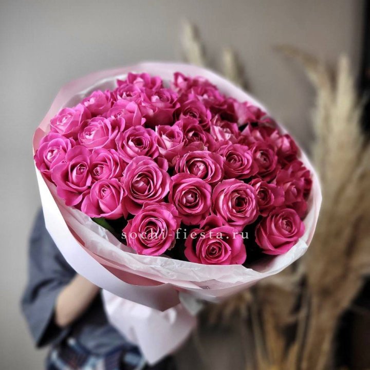 35 розовых роз  в Чебоксарах