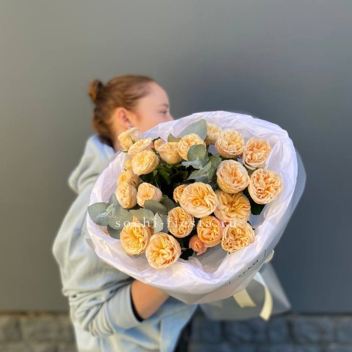 7 пионовидных роз в Чебоксарах