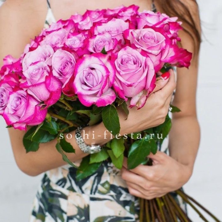 Букет высоких роз Ди перпел в Чебоксарах