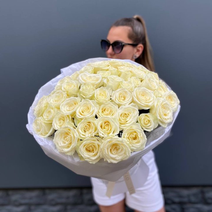 51 белая роза  в Чебоксарах