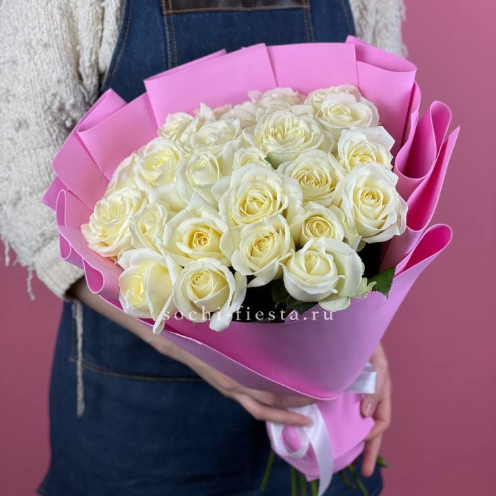 25 белых роз в Чебоксарах