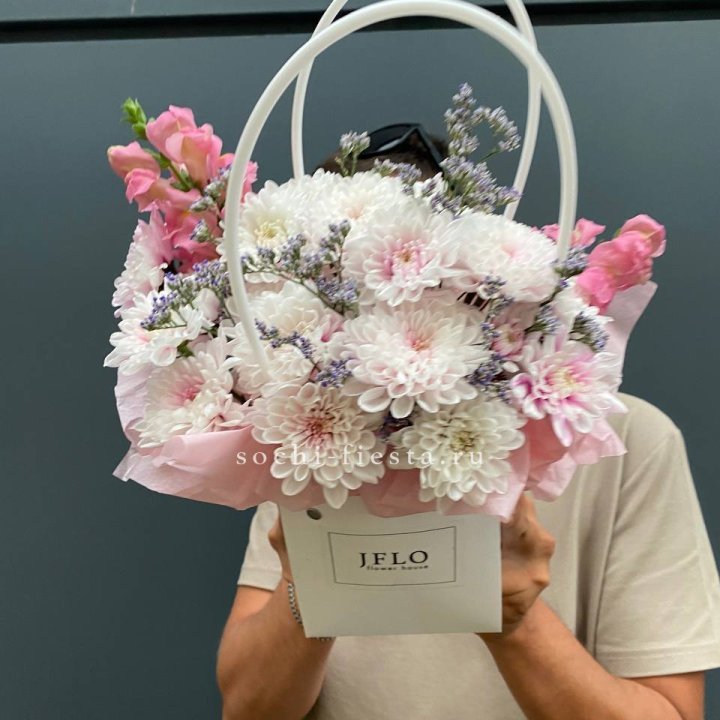 Сумочка из стойких цветов  в Чебоксарах