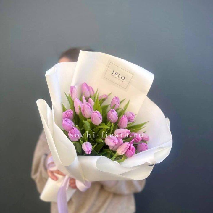 25 сиреневых тюльпанов в Чебоксарах