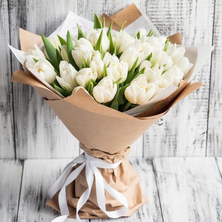 25 белых тюльпанов в Чебоксарах