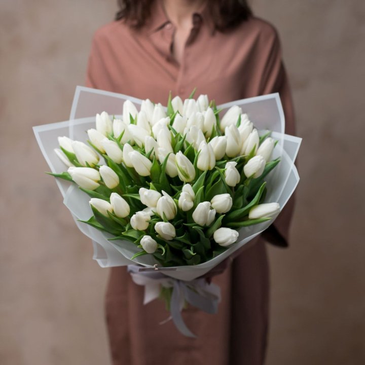 51 белый тюльпан в Чебоксарах